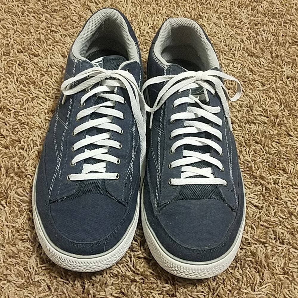 Sketchers casual shoes